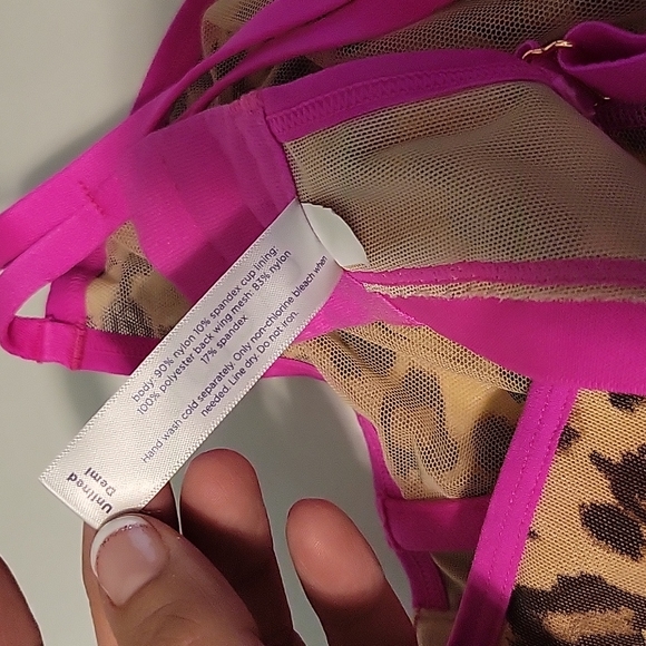 Cacique 42B, leopard print and pink trim - Picture 5 of 7